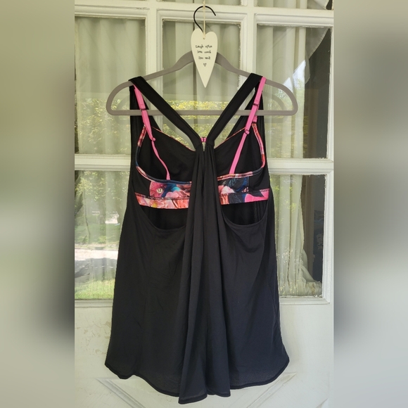 Lululemon workout top with attached floral bra size 8 - Picture 2 of 6